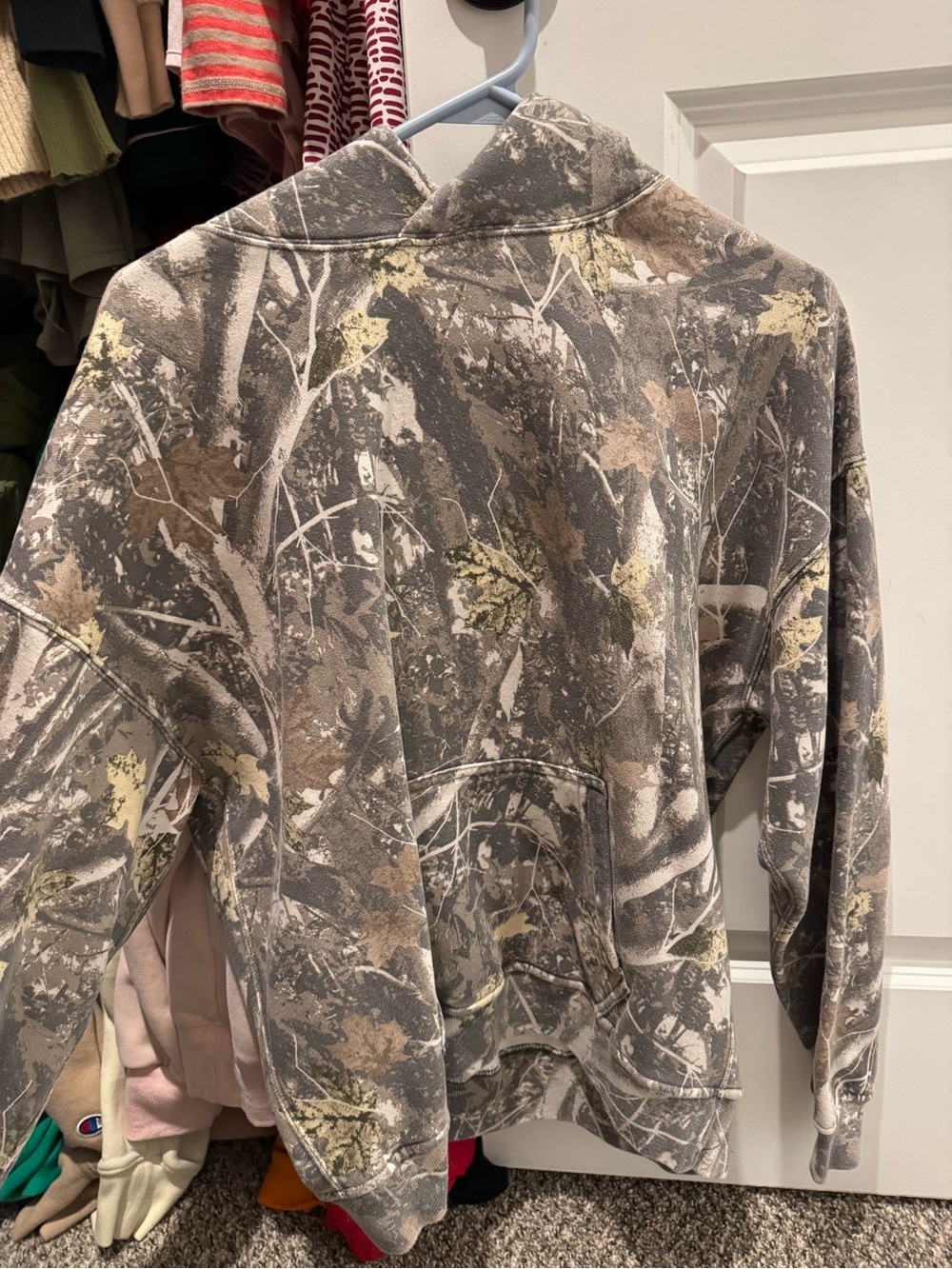 Abercrombie & Fitch Leaf-Print Sherpa Hoodie in Gray and Tan